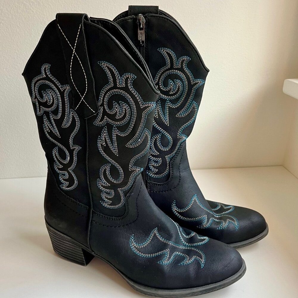 Women's Mid Calf Embroidered Black Cowboy Boots | Size 7